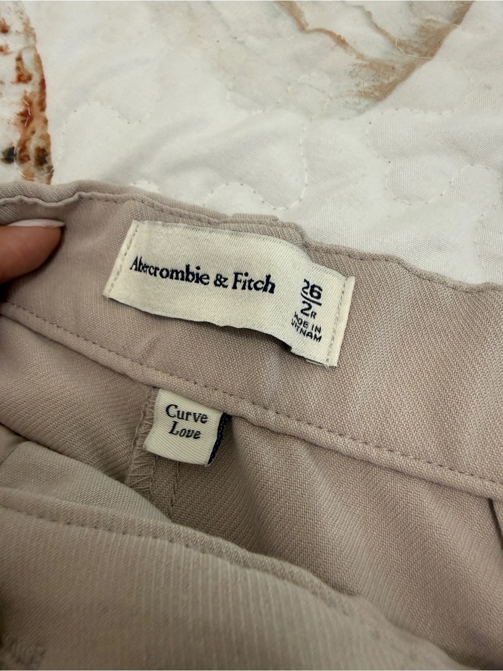 Abercrombie & Fitch Pleated High-Waist Wide-Leg Trousers - Taupe - Picture 3 of 4